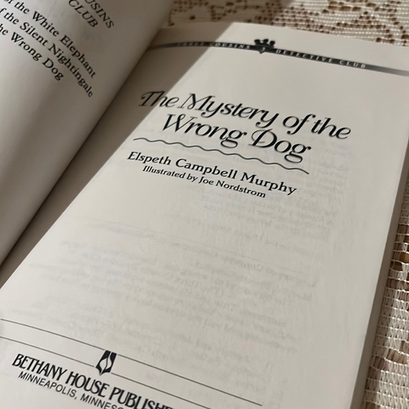 The Mystery Of The Wrong Dog , Elspeth Murphy - Picture 3 of 5